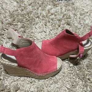 Kenneth Cole New York Pink Shoes